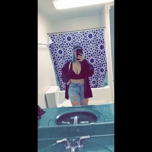 Meet your Posher, Leigh